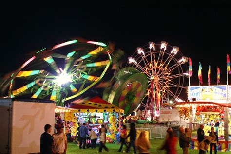 Carnival Rides at Night | Colorful moving lights in the Midw… | Flickr