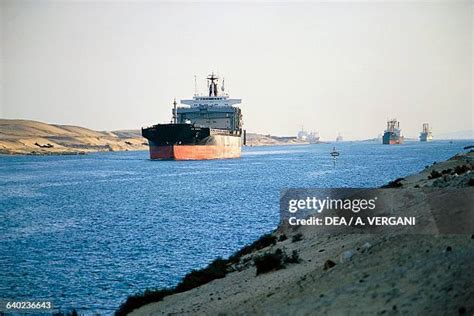 Suez Canal Cargo Ship Photos and Premium High Res Pictures - Getty Images