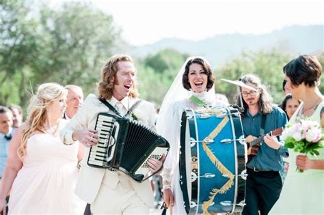 Your wedding music checklist and 7 planning tips to make it dead easy ...