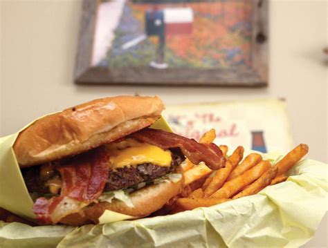 Tom’s Burgers keeps it simple with classic approach