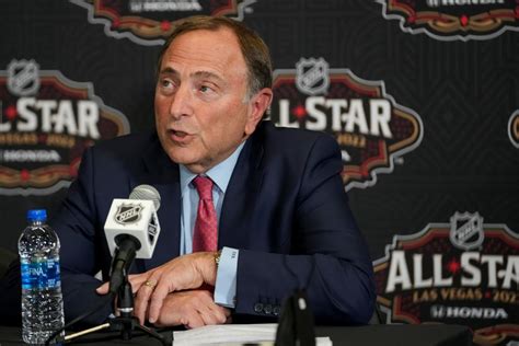 NHL Commissioner Gary Bettman weighs in on Arizona Coyotes staying in Tempe