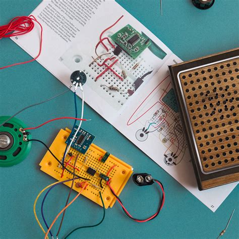 Build Your Own Retro Radio Kit | FIREBOX®