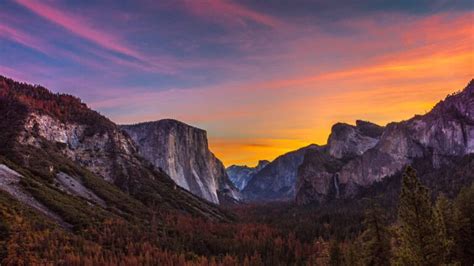 Sunrise in Yosemite National Park - 9 Best Spots To Watch The Spectacle