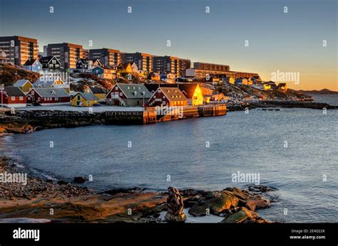 Houses nuuk greenland hi-res stock photography and images - Alamy