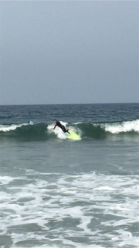 Caught my first wave .. : r/surfing