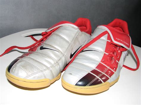 My Rare Trainers - Nike Silver Red Indoor Total 90 | Flickr