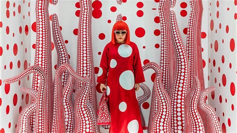 Yayoi Kusama, documentario sull'artista giapponese - YouTube