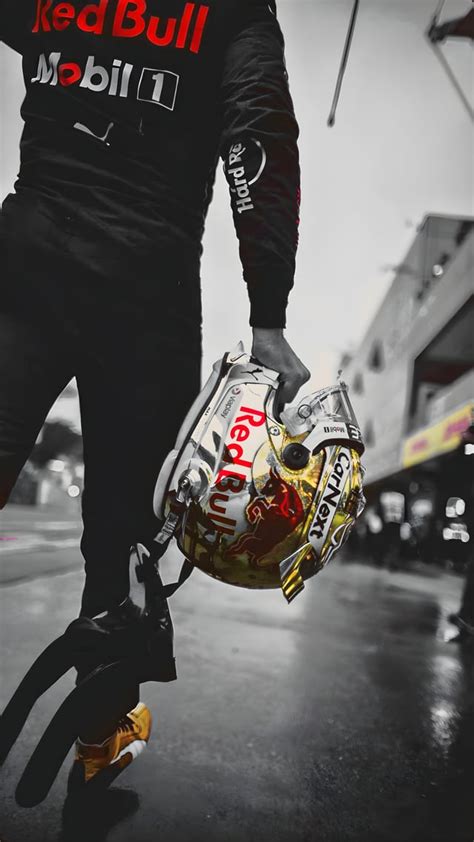 Max Verstappen (Red Bull Racing) - Brazilian GP Post Qualifying [4320x7680] -- original pic ...