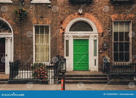 Traditional Irish House on Dublin Street. Editorial Photography - Image of england, aging: 152502902