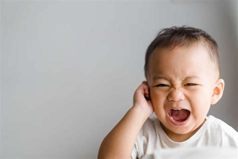 Ear Infection in Toddlers - Causes, Symptoms and Treatment - Being The Parent