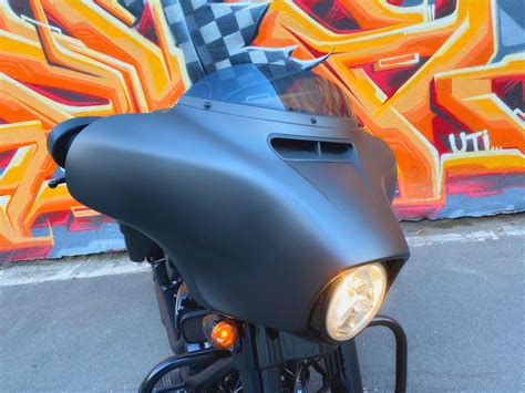 2019 Harley-Davidson Street Glide Special is a matte-black throwback - CNET