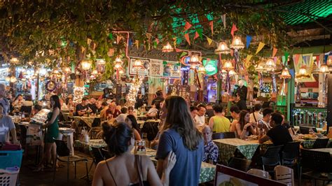 Best Outdoor Food Markets in Bangkok, Thailand - Traveler Master