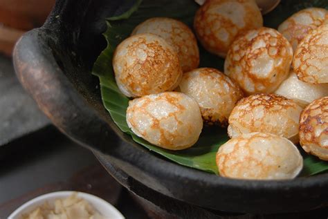 Khao nom kok - Lao coconut cakes