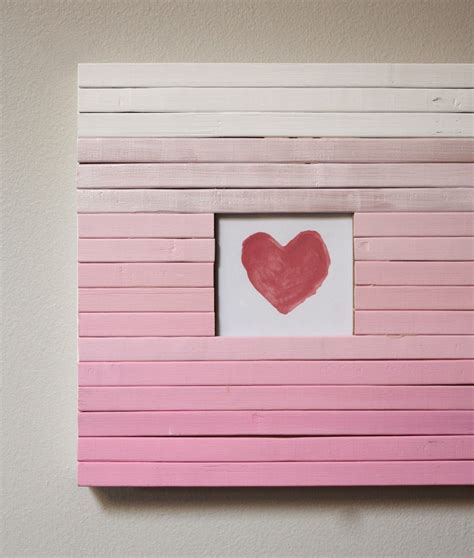 Read on to find 10 effortless DIY picture frame ideas .. #DIY Pictures #Photos #Wall #Frames # ...