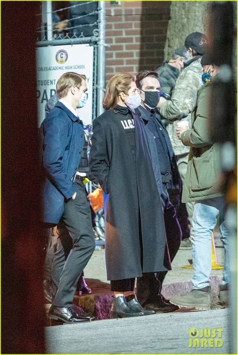 Iman Vellani Spotted in Official 'Ms. Marvel' Costume in New Set Photos ...