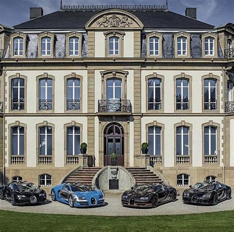 A Look At Some Mansions With Expensive Cars Parked In Front | Homes of the Rich