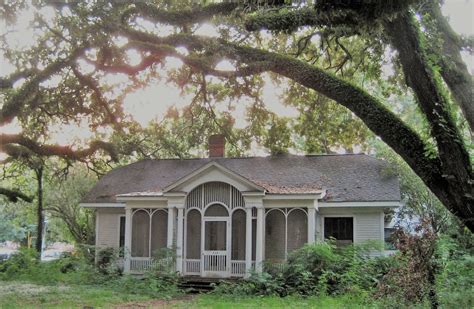 Living Rootless: Louisiana: The Sweet Cottage