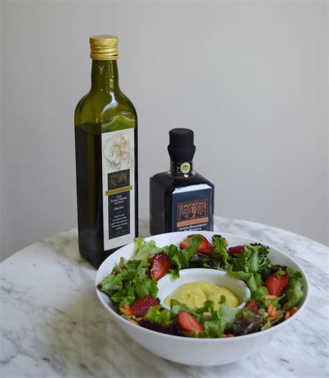 balsamic vinegar olive oil salad dressing