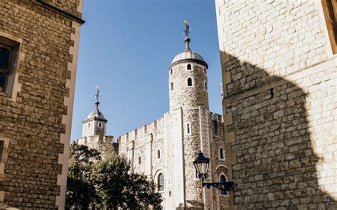 Choosing the Best Tower of London Tour - Explore with an Expert