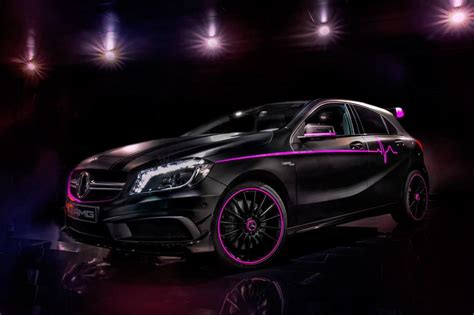 Mercedes-Benz A45 AMG z dodatkiem różu