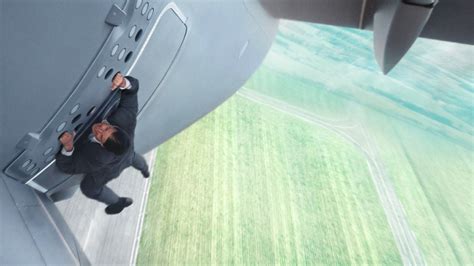 Birds Were A Major Threat To Tom Cruise On Mission: Impossible - Rogue ...