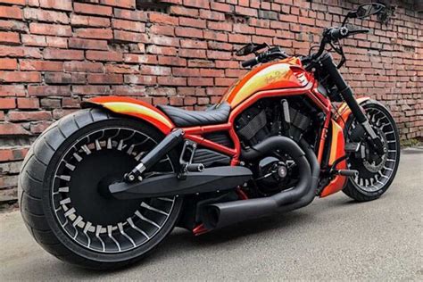 Unique Custom Wheels on Harley-Davidson V-Rod — Bikernet Blog - Online ...