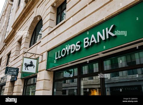 Lloyds Bank Branch, London Stock Photo - Alamy