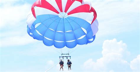 Parasailing | Info, Prices, Photos | My Boracay Guide