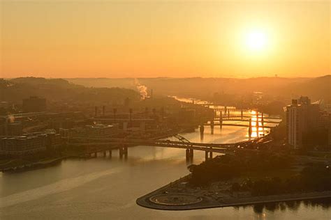 Pittsburgh Skyline Sunrise Stock Photos, Pictures & Royalty-Free Images ...