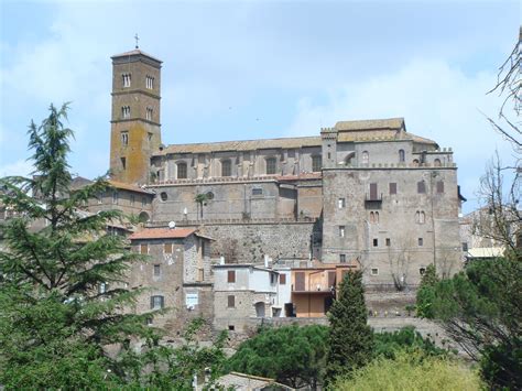 File:Sutri with Cathedral Santa Maria Assunta2.jpg - Wikipedia