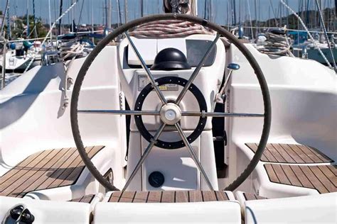 How To Choose Sailboat Autopilot? (Types & Components)