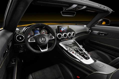 Mercedes-Benz AMG GT S Roadster Interior 2019 - AUTOBICS