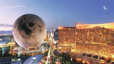 Dubai Might Get Its First Luxury Moon-Shaped Resort Coming Soon?