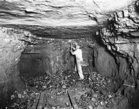 10 Facts about Coal Mining - Fact File