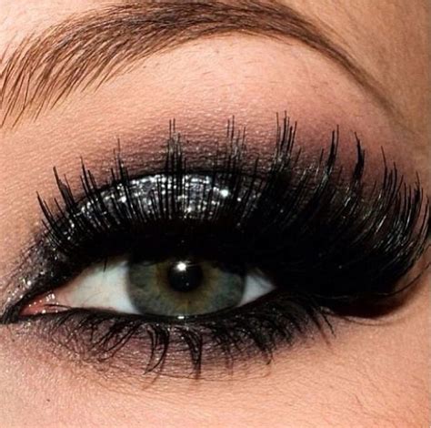 Sparkle party makeup | Silver glitter eye makeup, Glitter eye makeup, Eye makeup