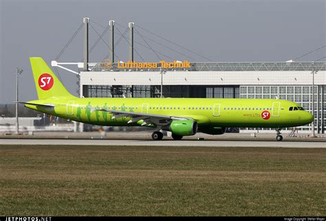 VQ-BQK | Airbus A321-211 | S7 Airlines | Stefan Mayer | JetPhotos