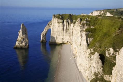 falaise mot normand du germanique falisa rocher - LAROUSSE