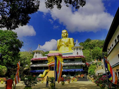 Golden Rock Temple andRoyal Cave Temple-Dambulla