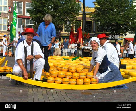 Netherlands Holland Alkmaar cheese market Stock Photo - Alamy