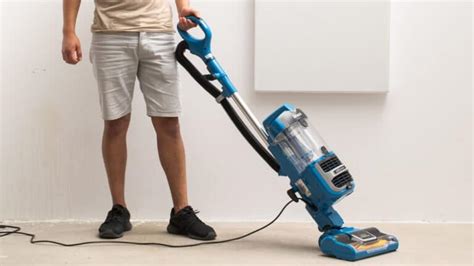 Best Shark Vacuum for Pet Hair [According to 2023 Tests]