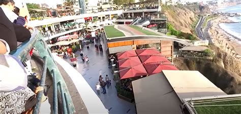 Perú clausura mall perteneciente a chilena Parque Arauco