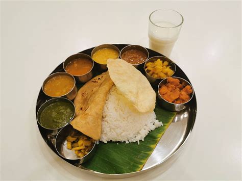 Unlimited Thali ( 12 Varieties ) • 119฿ ร้าน Sugam Indian Veg Restaurant Silom - Wongnai