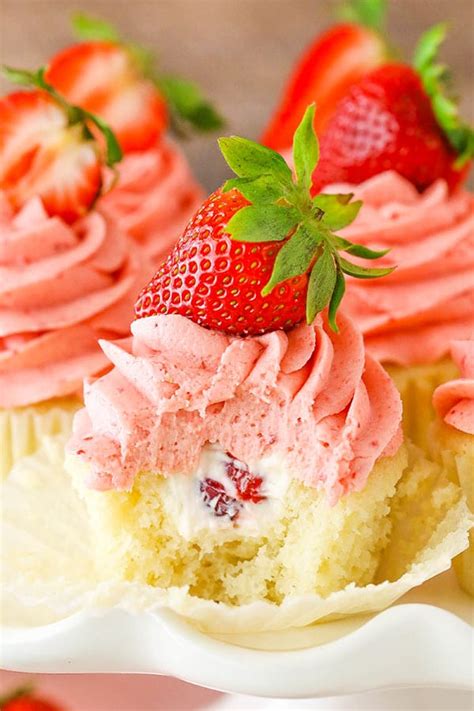 Strawberries and Cream Cupcakes Recipe | The Best Strawberry Dessert