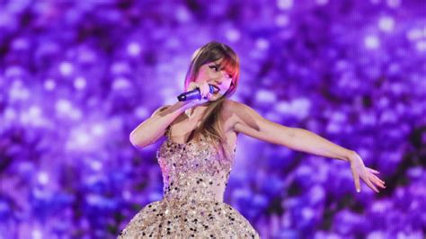 Taylor Swift Gives Impassioned Pro-LGBTQ+ Speech - Cirrkus News