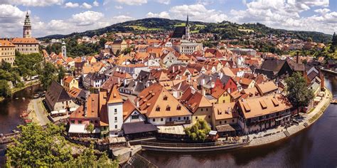 Private day trip from Prague to Cesky Krumlov - Private tours in Prague for discerning US travelers