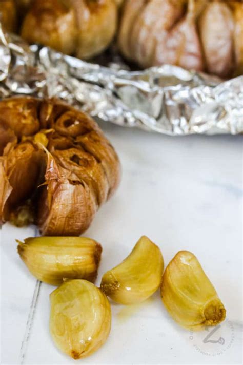 Smoked Garlic (Versatile And So Easy To Make!) - Our Zesty Life