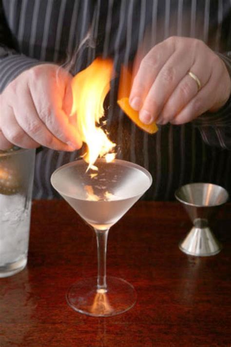 4 Classic Bartender Tricks | Bartender, Bar tricks, Bartending tips