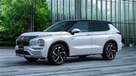 Mitsubishi Launches All-New Outlander PHEV With 20 kWh Battery