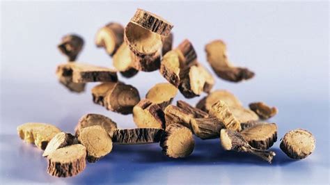 Benefits of licorice root: Uses, side effects, and more