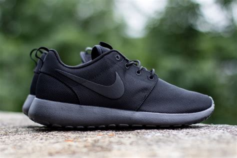 all black nike roshe run mens,Save up to 18%,www.ilcascinone.com